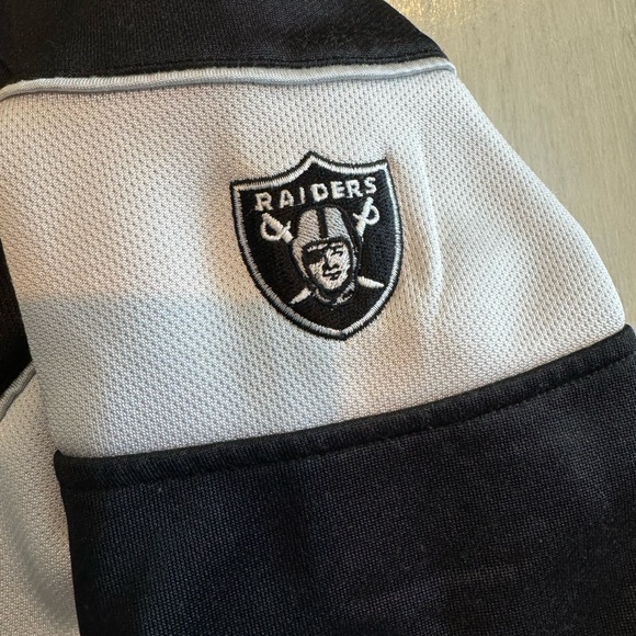 Men’s Vintage NFL Raiders Embroidered Therma Fit Pullover M - Great Condition! - Picture 2 of 5
